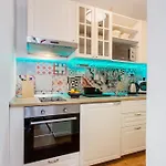 Beachside With Parking Apartamento Split