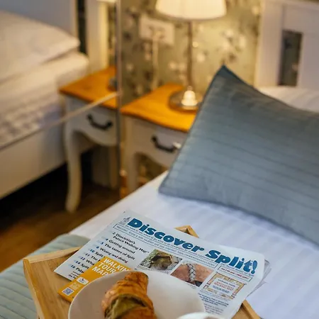 Firule Apartment-two Bedroom Urban Chic-prime Location-walk To Beach-free Parking *