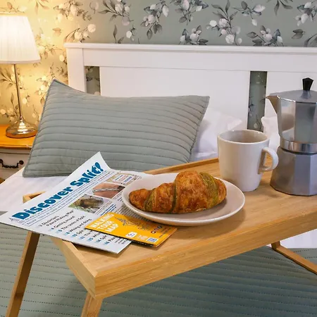 Firule Apartment-two Bedroom Urban Chic-prime Location-walk To Beach-free Parking *