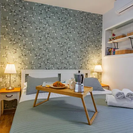 Firule Apartment-two Bedroom Urban Chic-prime Location-walk To Beach-free Parking *