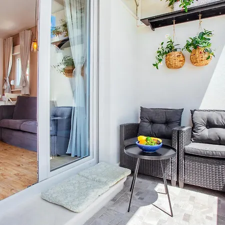 Апартаменты Beachside With Parking Сплит