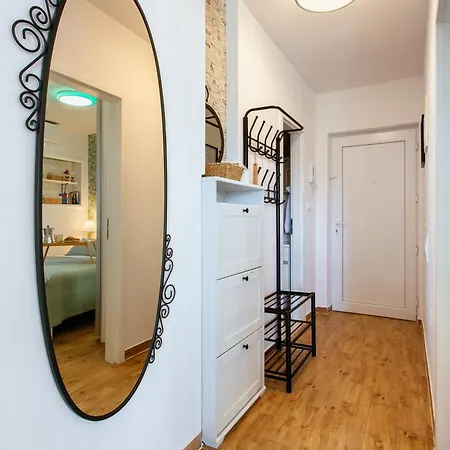 公寓 Firule Apartment-two Bedroom Urban Chic-prime Location-walk To Beach-free Parking 斯普利特