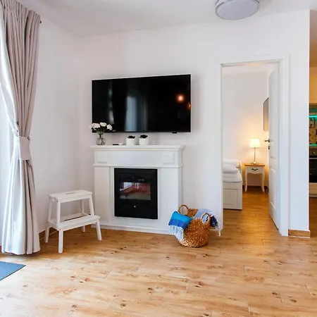 Firule Apartment-two Bedroom Urban Chic-prime Location-walk To Beach-free Parking *