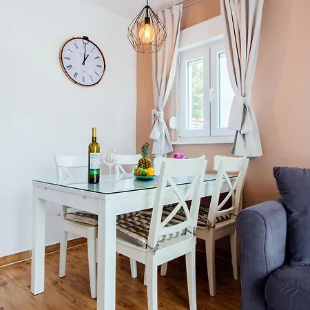 Firule Apartment-two Bedroom Urban Chic-prime Location-walk To Beach-free Parking شقة *