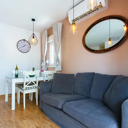 Firule Apartment-two Bedroom Urban Chic-prime Location-walk To Beach-free Parking * Split