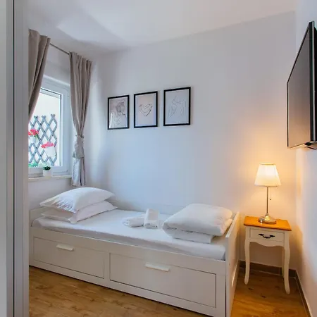 公寓 Firule Apartment-two Bedroom Urban Chic-prime Location-walk To Beach-free Parking *