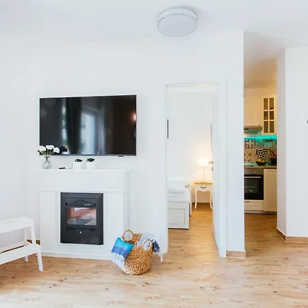 Firule Apartment-two Bedroom Urban Chic-prime Location-walk To Beach-free Parking 斯普利特