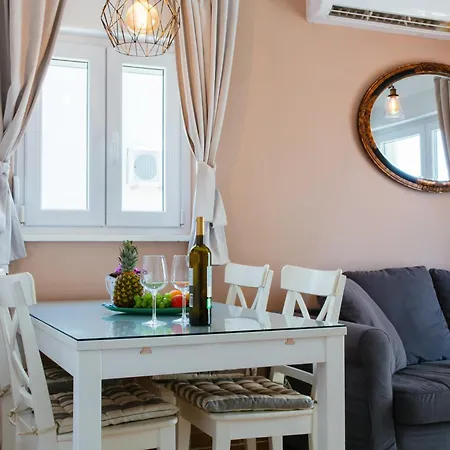 Beachside With Parking Сплит