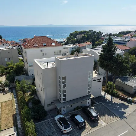 Beachside With Parking Апартаменты Сплит