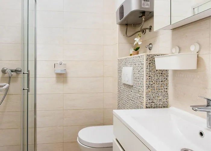 Apartman Firule Apartment-two Bedroom Urban Chic-prime Location-walk To Beach-free Parking *