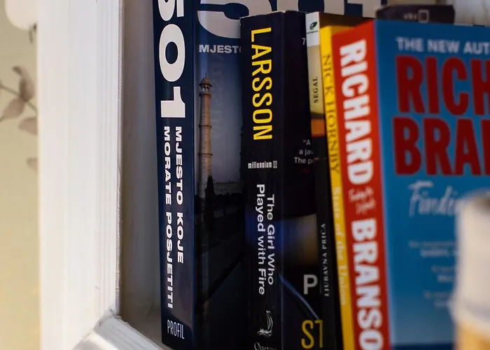 Apartman Firule Apartment-two Bedroom Urban Chic-prime Location-walk To Beach-free Parking