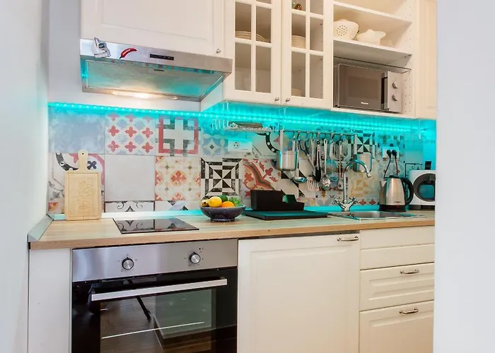 Firule Apartment-two Bedroom Urban Chic-prime Location-walk To Beach-free Parking Apartman Split