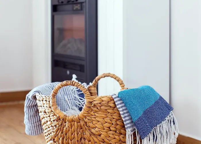 Firule Apartment-two Bedroom Urban Chic-prime Location-walk To Beach-free Parking *