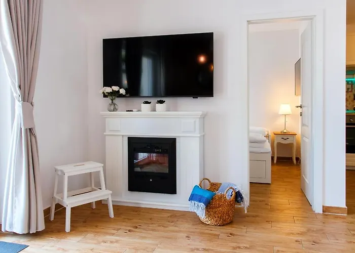 Firule Apartment-two Bedroom Urban Chic-prime Location-walk To Beach-free Parking *