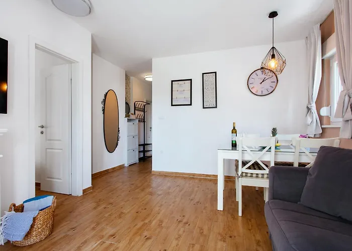 Firule Apartment-two Bedroom Urban Chic-prime Location-walk To Beach-free Parking * Split